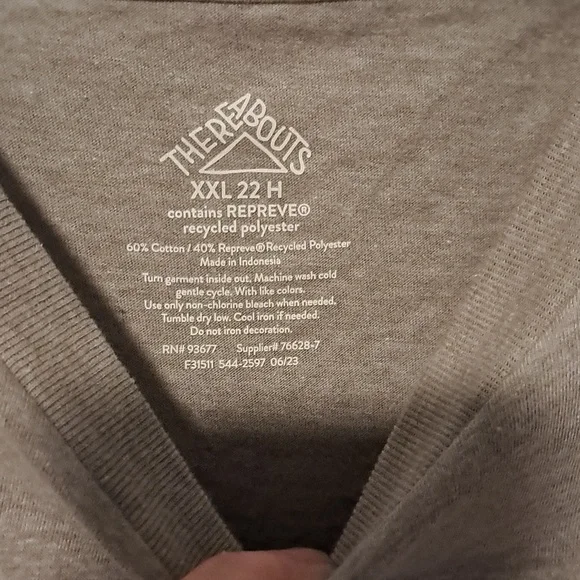 Gray Shark Graphic T-Shirt NWT Size XXL - Picture 2 of 2